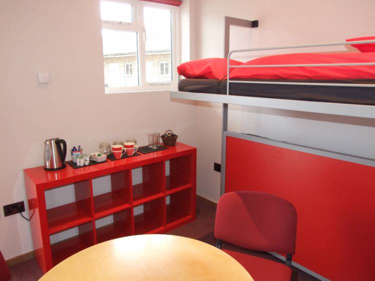 8 bed stable block